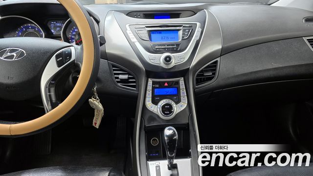 Hyundai AVANTE 2012 — photo 20