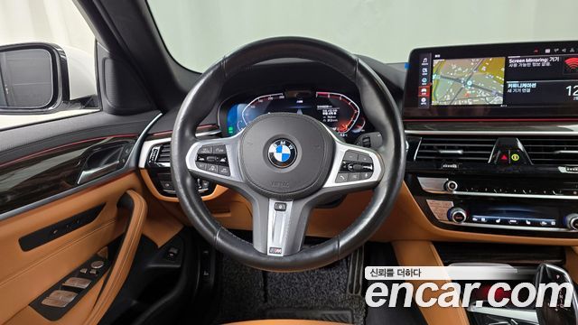 BMW 5-Series 2021 — photo 13