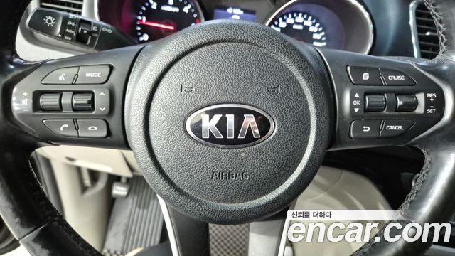 Kia Canival 2019 — photo 9
