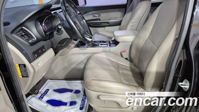 Kia Canival 2019 — photo 16
