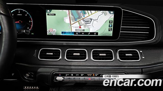 Mercedes-Benz GLS-Class 2022 — photo 14