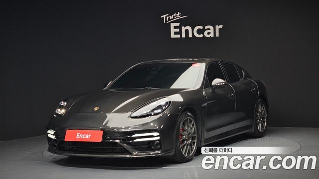 Porsche Panamera 2012 — photo 1