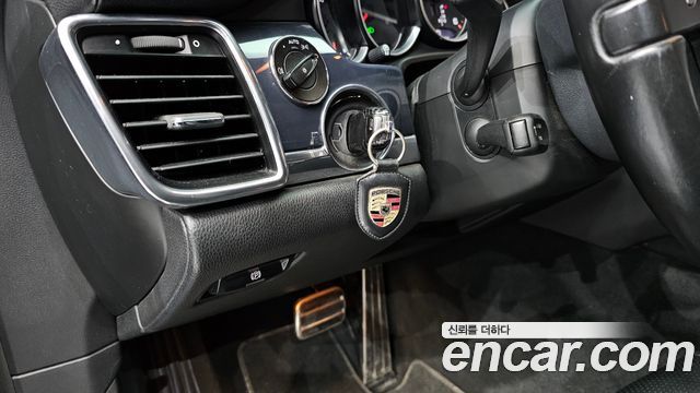 Porsche Panamera 2012 — photo 12