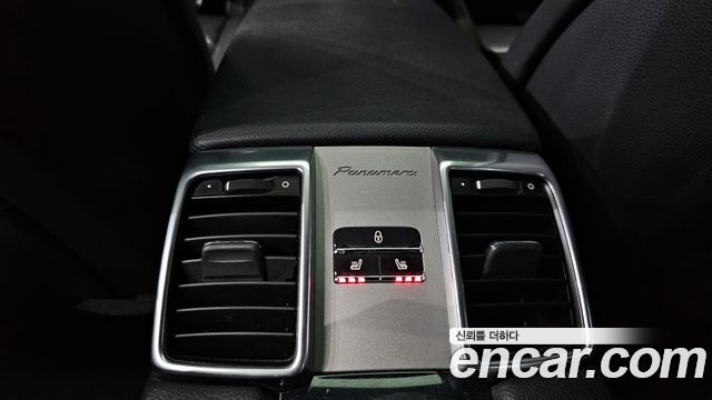 Porsche Panamera 2012 — photo 15