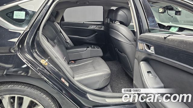 Genesis G80 2017 — photo 12