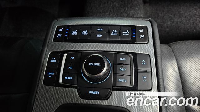 Genesis G80 2017 — photo 18