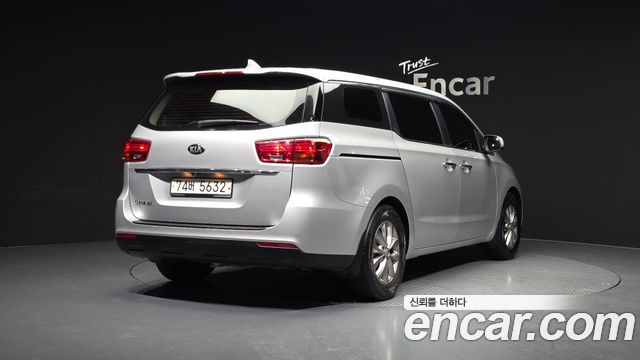 Kia Canival 2019 — photo 2