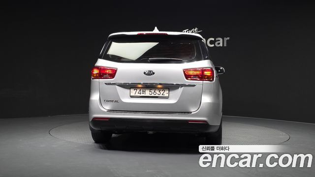 Kia Canival 2019 — photo 4