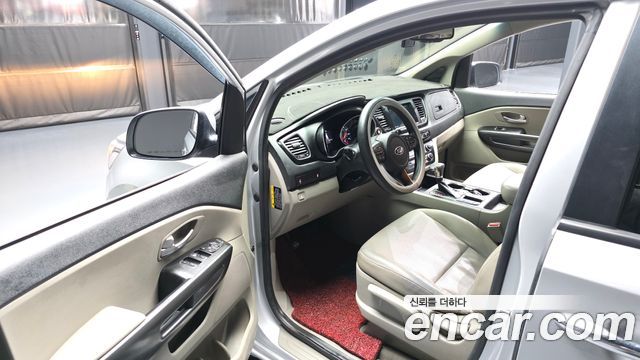 Kia Canival 2019 — photo 10