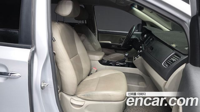 Kia Canival 2019 — photo 11