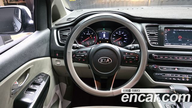 Kia Canival 2019 — photo 13
