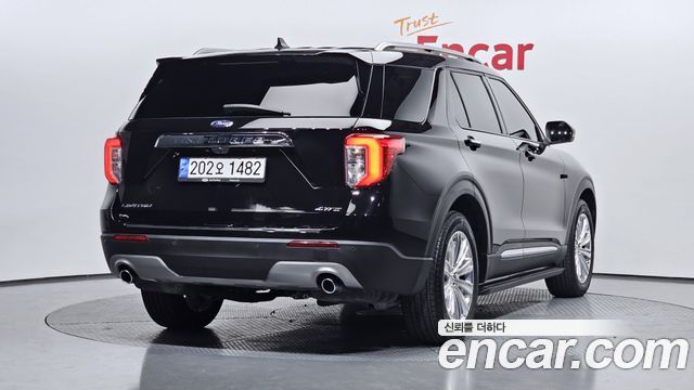 Ford Explorer 2022 — photo 2