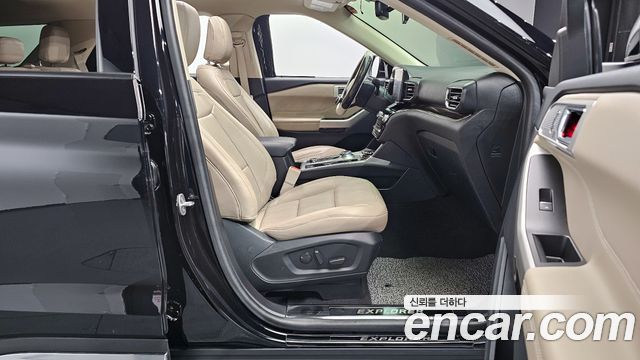 Ford Explorer 2022 — photo 10