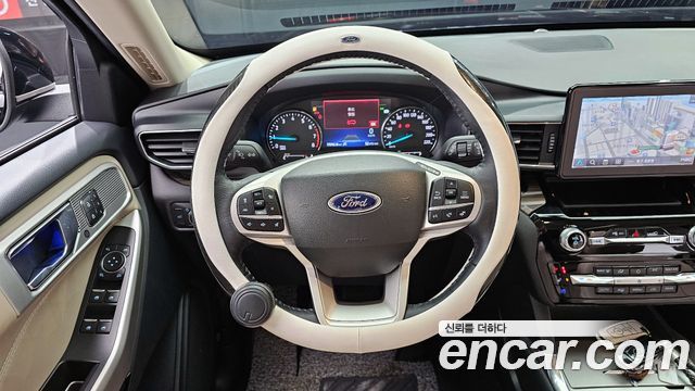 Ford Explorer 2022 — photo 13