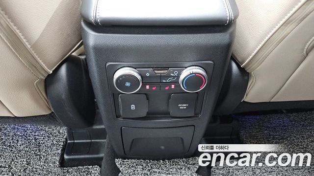 Ford Explorer 2022 — photo 18