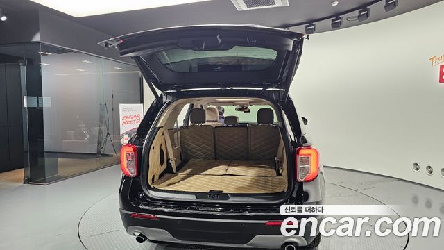 Ford Explorer 2022 — photo 19