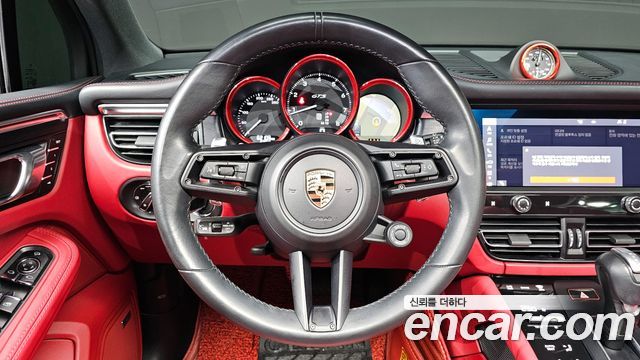 Porsche Macan 2024 — photo 15