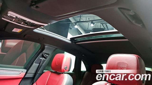 Porsche Macan 2024 — photo 18