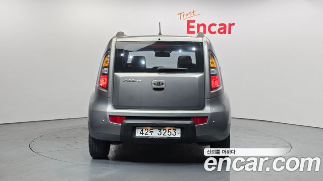 Kia Soul 2010 — photo 4