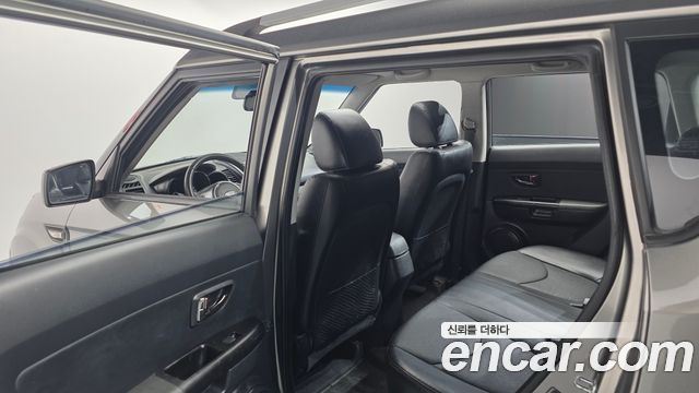 Kia Soul 2010 — photo 18