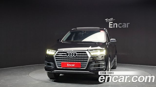 Audi Q7 2019 — photo 3