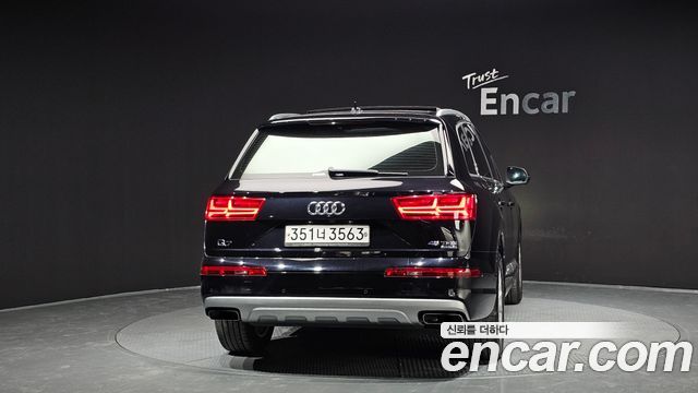 Audi Q7 2019 — photo 4