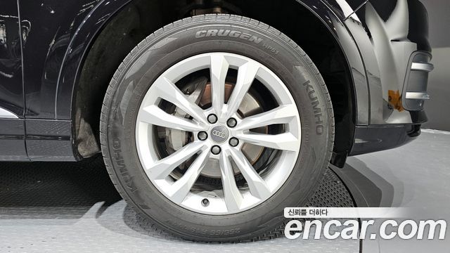 Audi Q7 2019 — photo 5