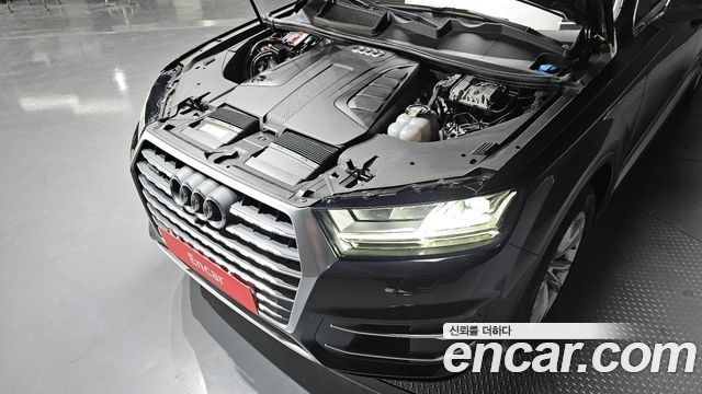 Audi Q7 2019 — photo 6