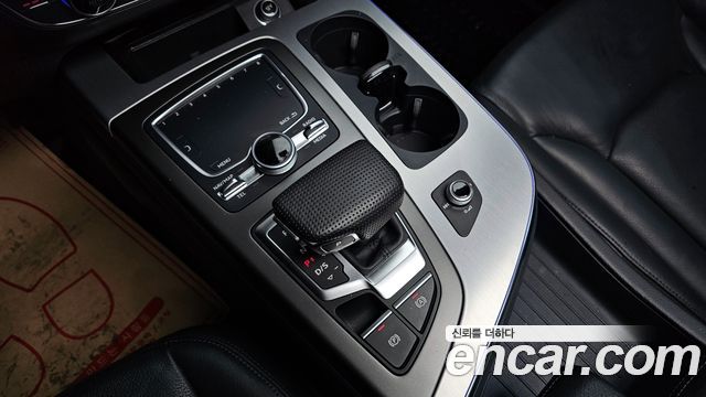 Audi Q7 2019 — photo 9