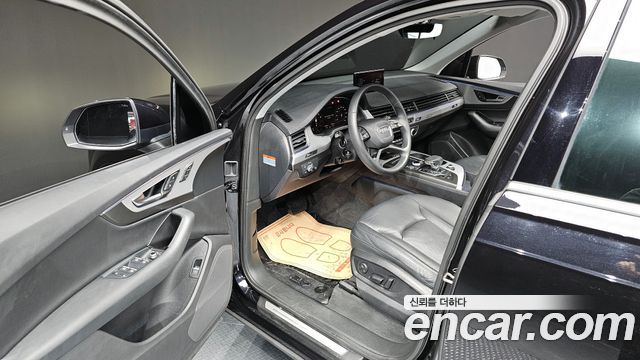 Audi Q7 2019 — photo 10