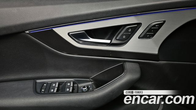 Audi Q7 2019 — photo 12
