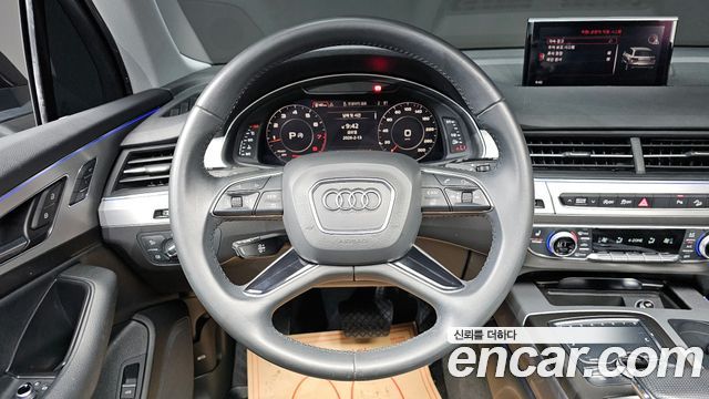 Audi Q7 2019 — photo 15