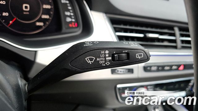 Audi Q7 2019 — photo 16