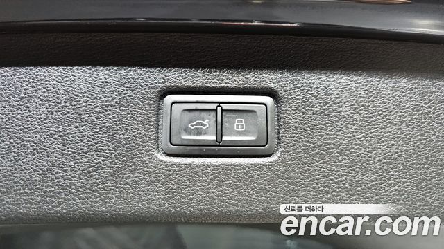 Audi Q7 2019 — photo 20