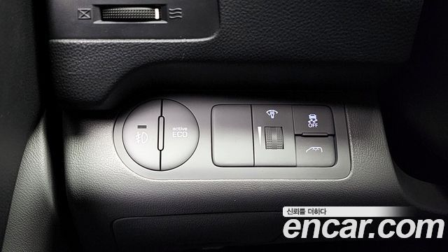 Hyundai Starex 2019 — photo 18