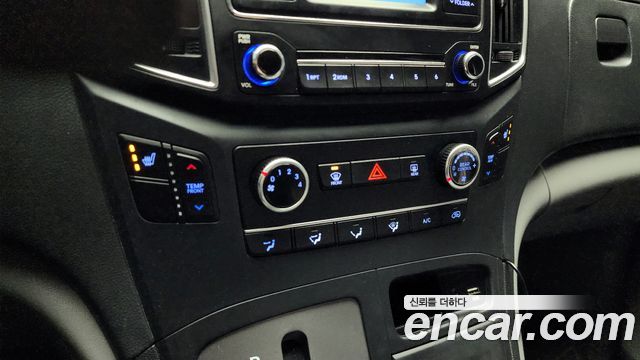 Hyundai Starex 2019 — photo 19