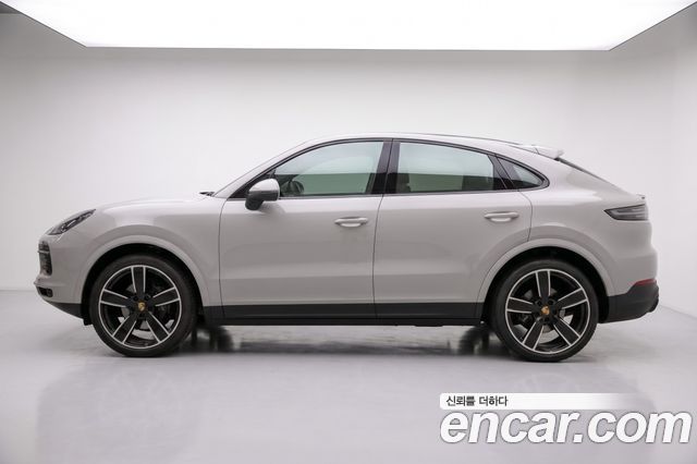 Porsche Cayenne 2021 — photo 1