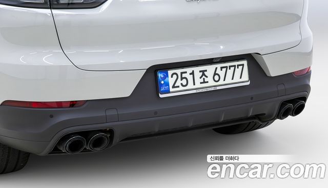 Porsche Cayenne 2021 — photo 9