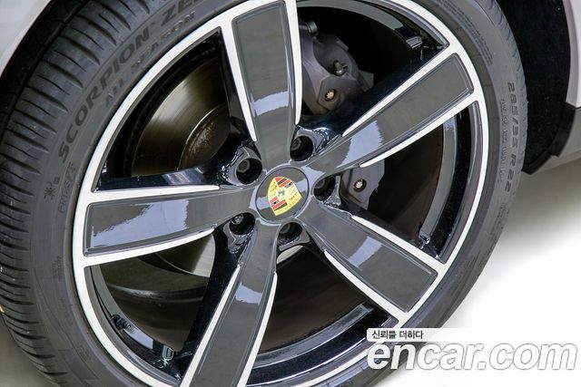 Porsche Cayenne 2021 — photo 10
