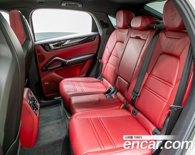 Porsche Cayenne 2021 — photo 13