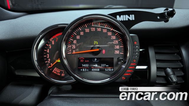 Mini Cooper 2014 — photo 8