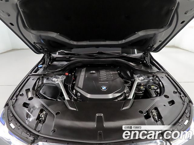 BMW Gran Turismo 2023 — photo 12