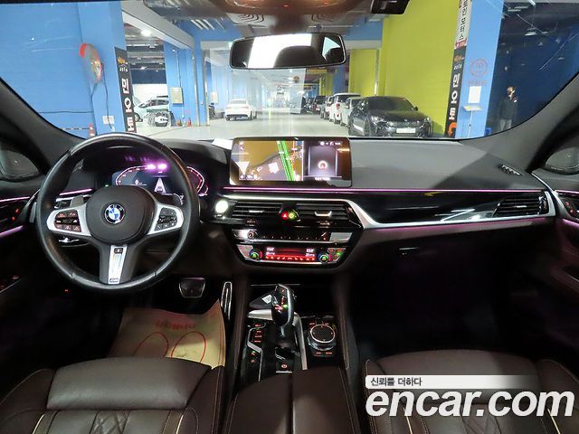 BMW Gran Turismo 2023 — photo 14