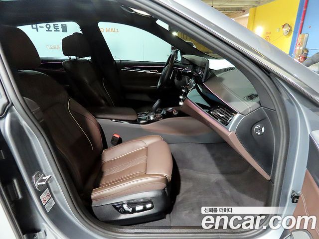 BMW Gran Turismo 2023 — photo 17