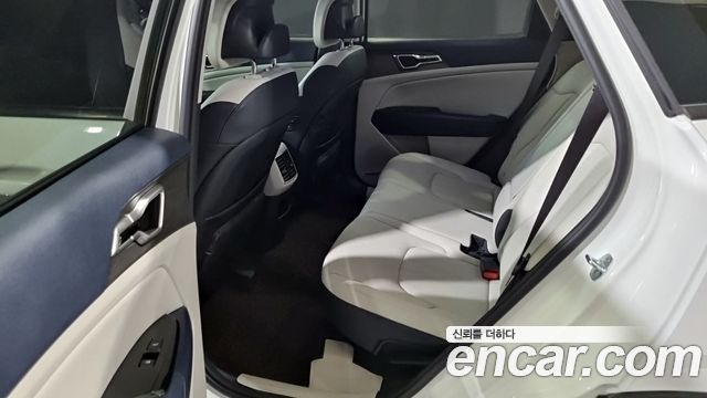 Kia Sportage 2022 — photo 8