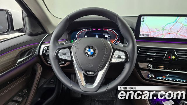 BMW 5-Series 2023 — photo 13