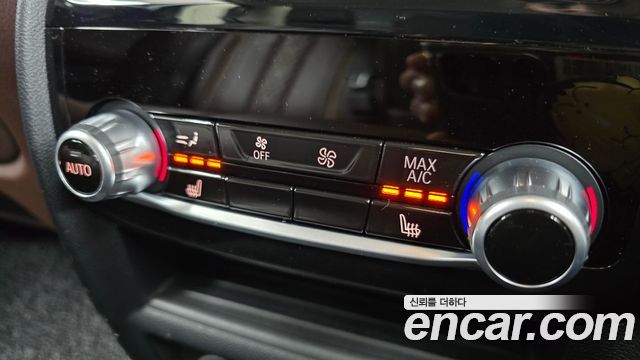 BMW 5-Series 2023 — photo 19