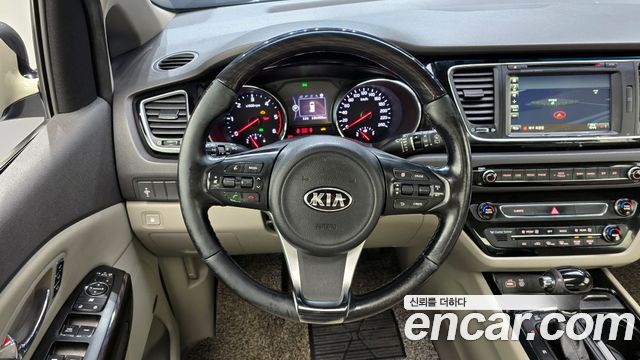 Kia Canival 2016 — photo 13
