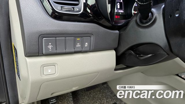 Kia Canival 2016 — photo 14
