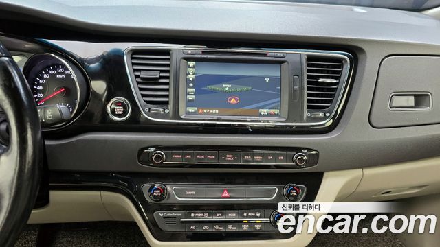 Kia Canival 2016 — photo 15
